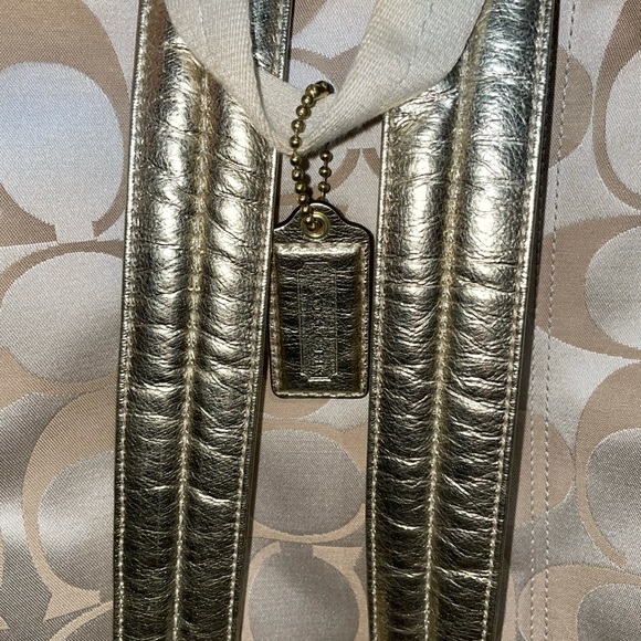 Gold Coach backpack - Picture 3 of 5